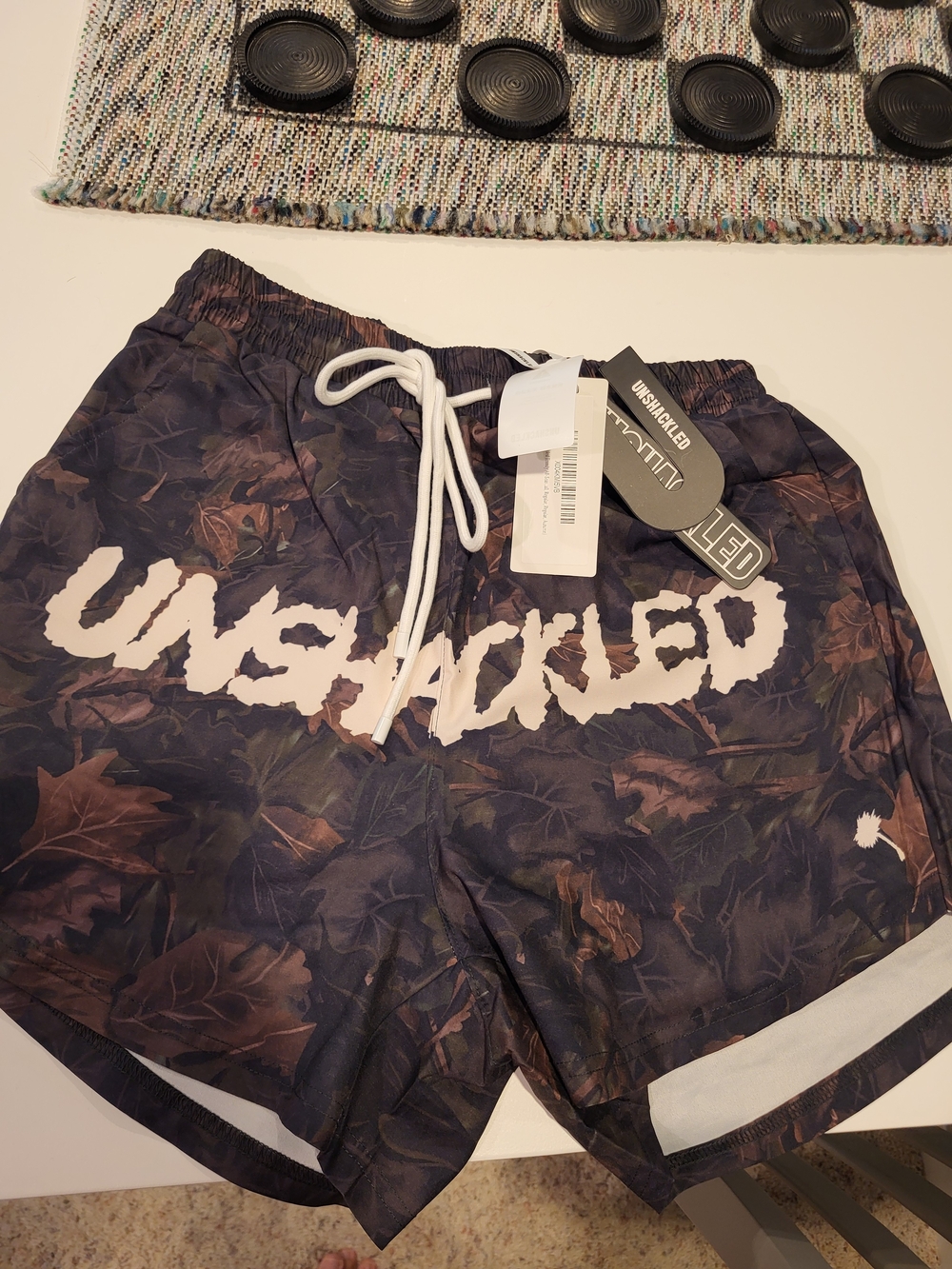 Unshacked Men And Women’s Leaf-Print Athletic Shorts in Dark Green